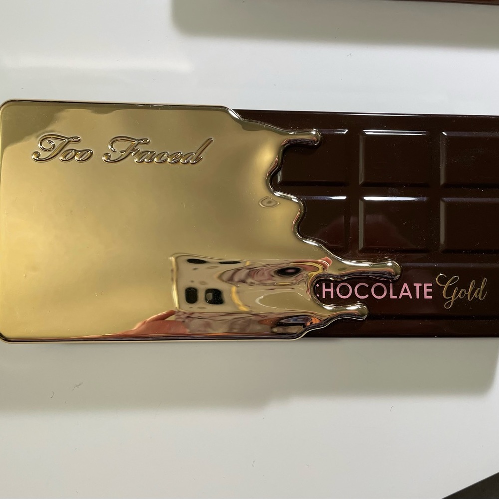 Too faced pallet